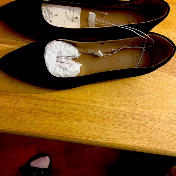 A New Day Size 9 Black flats - Picture 2 of 4
